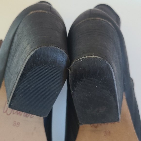 Wittner Black Leather Ankle boots with Side Slits Women's Size US 7.5 EU 38 - Picture 10 of 15